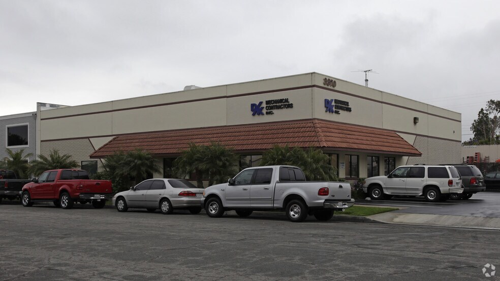 More Photos Of 3870 E Eagle Dr, Anaheim Flex For Lease