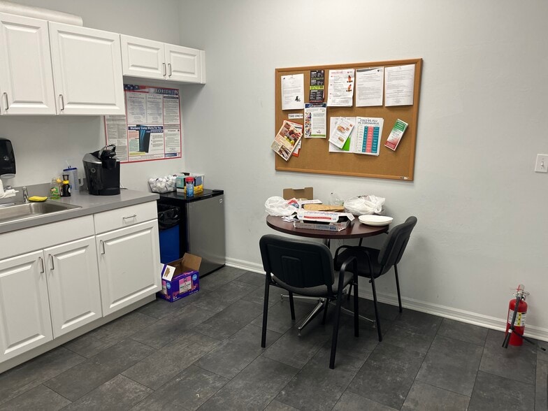 More Photos Of 10970 S Cleveland Ave, Fort Myers Office For Sale