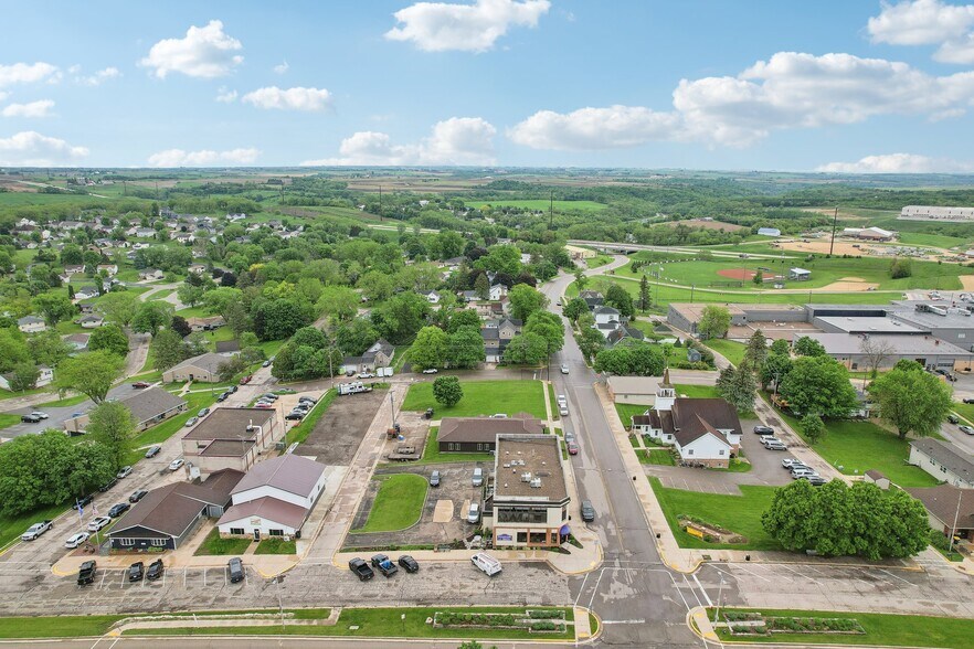 More Photos Of 101 Jones St, Barneveld General Retail For Sale