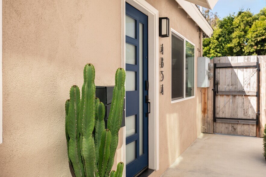 More Photos Of 4852 S Centinela Ave, Los Angeles Multifamily For Sale