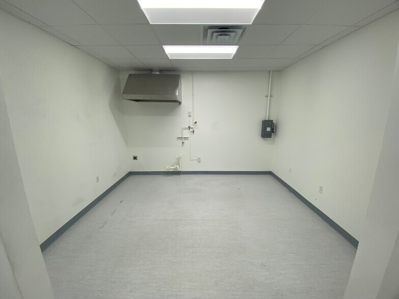 More Photos Of 5835 Shugart Ln, Traverse City Manufacturing For Lease