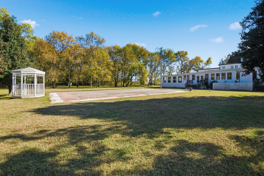 More Photos Of 1 W 81st St, Tulsa Lodge Meeting Hall For Sale