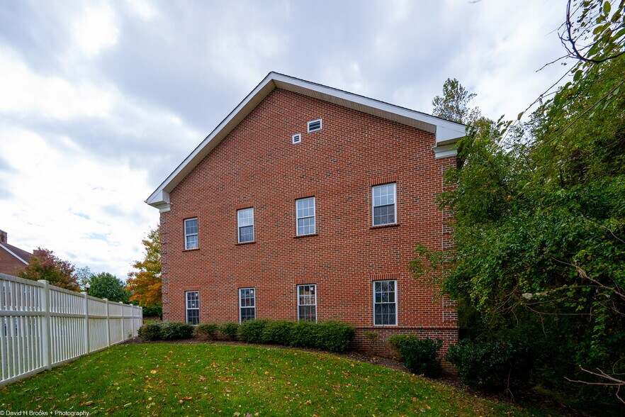 More Photos Of 11090 Dovedale Ct, Marriottsville Office For Sale