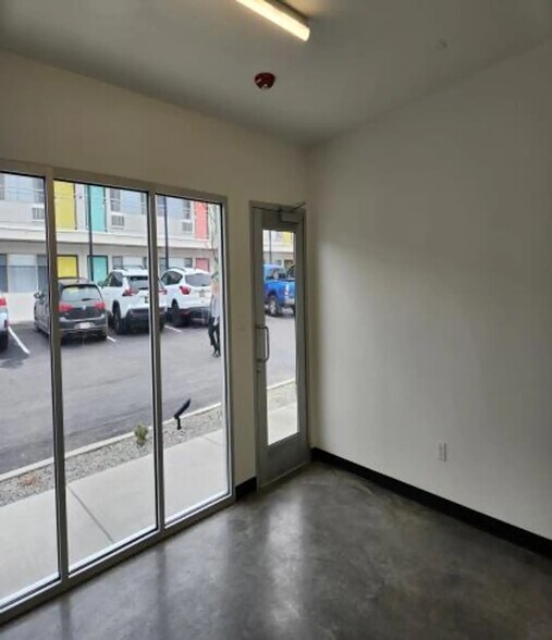 More Photos Of 701 Central Ave NE, Albuquerque Hotel For Lease