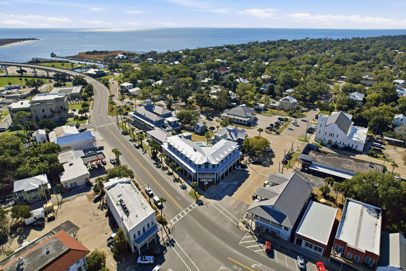 More Photos Of 51 Avenue C, Apalachicola Hotel For Sale