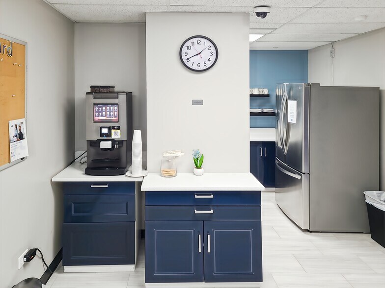 More Photos Of 20200 Governors Dr, Olympia Fields Coworking Space