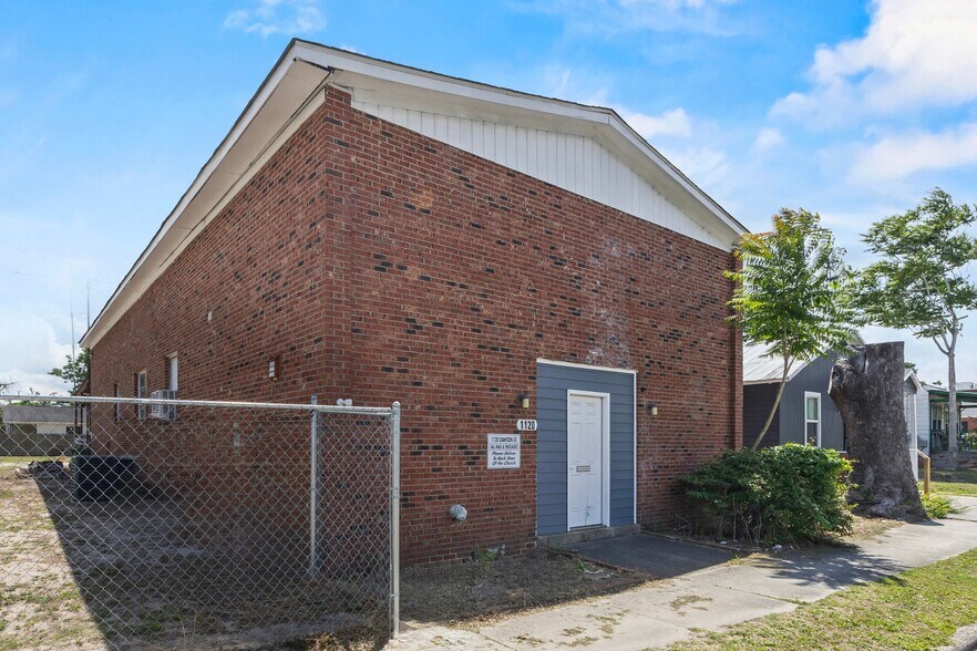 More Photos Of 1120 Dawson St, Wilmington Flex For Sale
