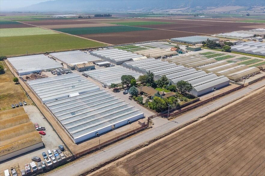 More Photos Of 23820 Potter Rd, Salinas Contractor Storage Yard For Sale