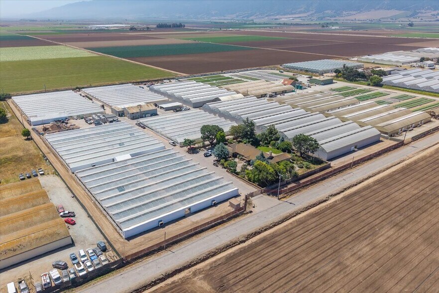 More Photos Of 23820 Potter Rd, Salinas Contractor Storage Yard For Sale