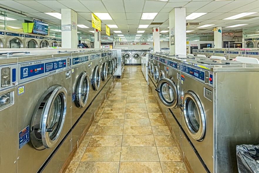 More Photos Of 1756 Pacific Ave, Long Beach Storefront For Sale