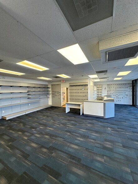 More Photos Of 29 N Federal Hwy, Hallandale Beach Freestanding For Lease