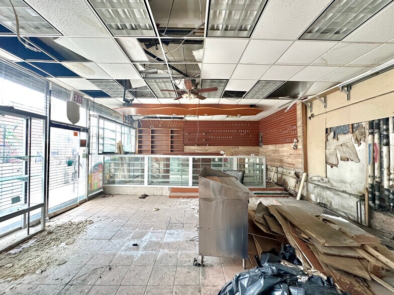 More Photos Of 4 Vernon Ave, Brooklyn Apartments For Lease