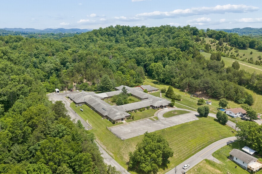 More Photos Of 250 Belle Brook Rd, Bristol Congregate Senior Housing For Sale