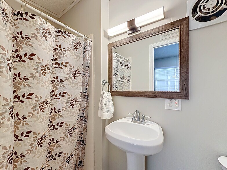 More Photos Of 421 NW 14th Pl, Crystal River Apartments For Sale