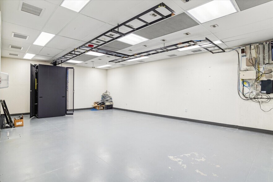 More Photos Of 5105 S Santa Fe Dr, Littleton Medical For Sale