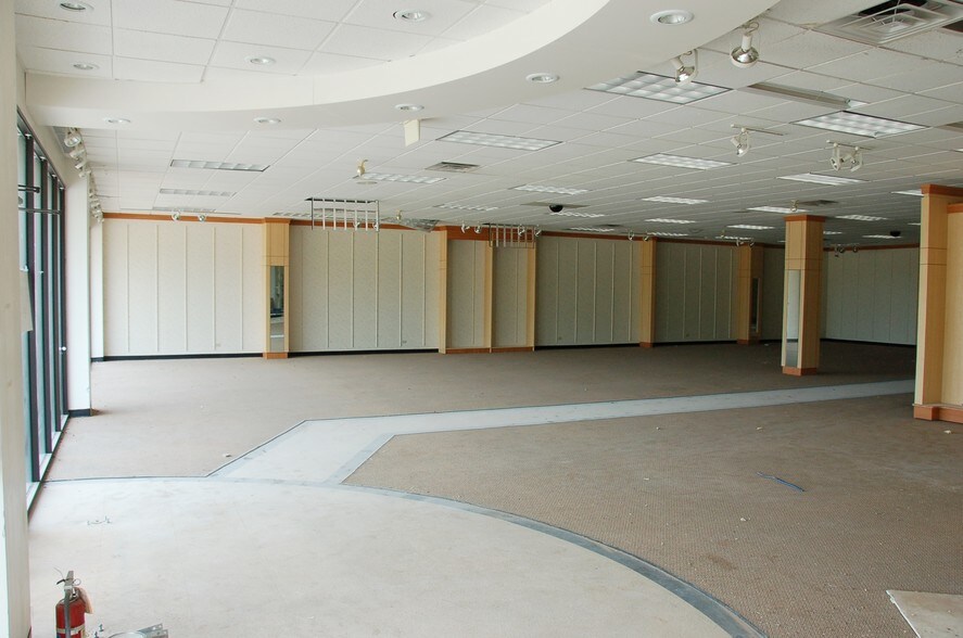 More Photos Of 417 Frankford Ave, Lubbock General Retail For Sale