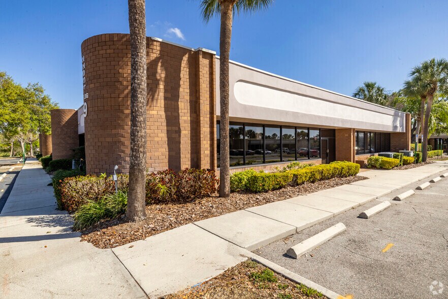 More Photos Of 13830 N 58th St, Clearwater Unknown For Lease