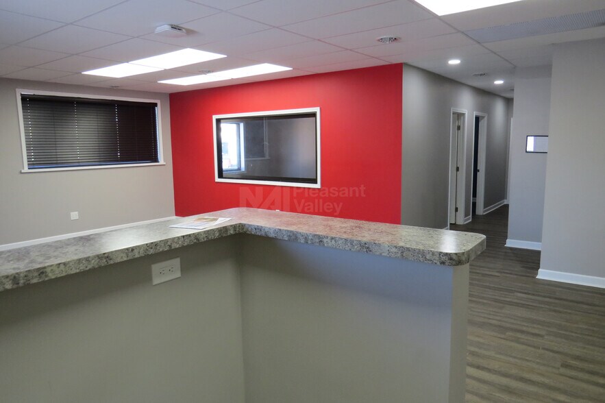 More Photos Of 675-685 High Grove Blvd, Akron Warehouse For Lease