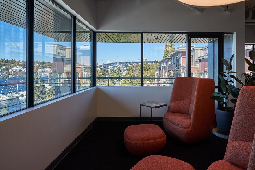 More Photos Of 2825 Eastlake Ave E, Seattle Office For Sale