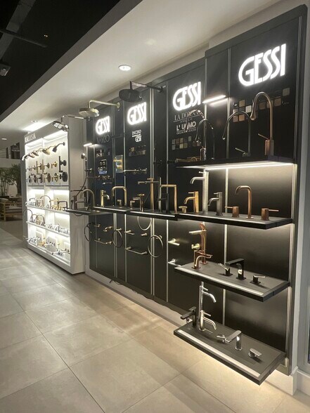 More Photos Of 2413 Pacific Coast Hwy, Lomita General Retail For Lease