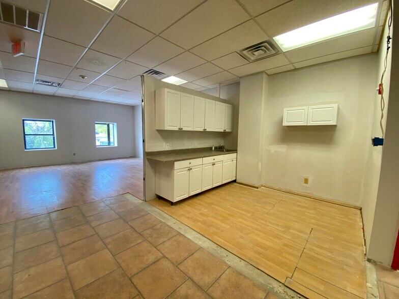 More Photos Of 25-27 E Merrick Rd, Valley Stream Office For Lease