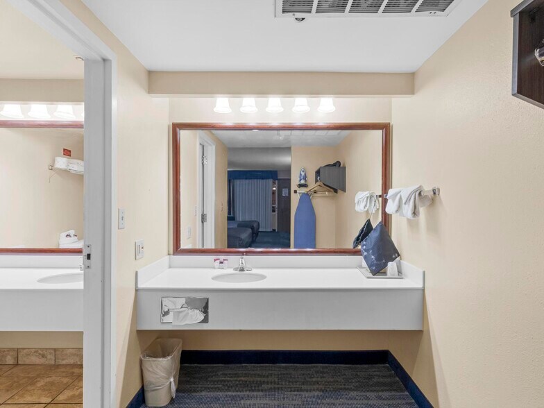 More Photos Of 850 S Bluff St, Saint George Hotel For Sale