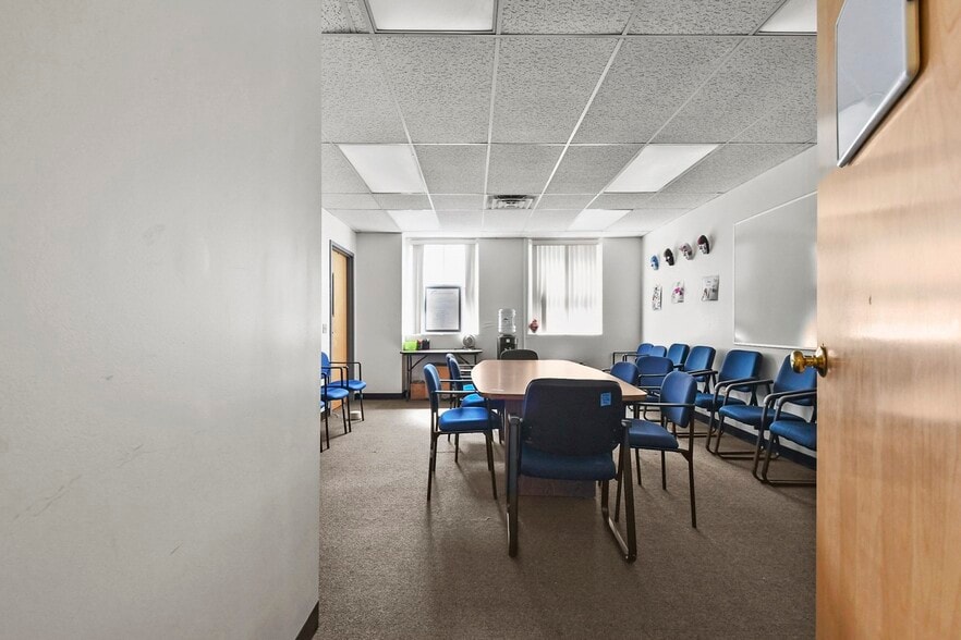 More Photos Of 5 Dover St, New Bedford Office For Lease