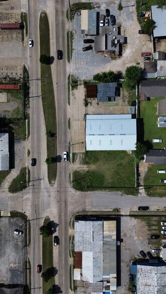 More Photos Of 7902 Irvington, Houston Warehouse For Sale