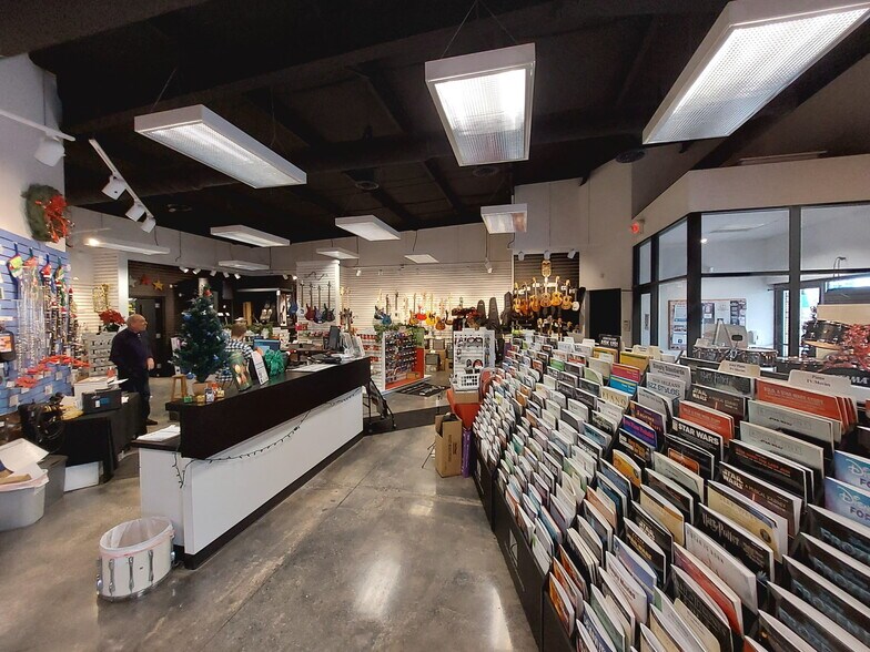 More Photos Of 1724 S Church St, Watertown Storefront Retail Office For Lease