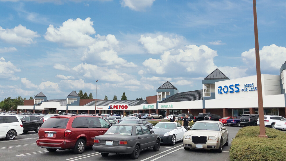 Primary Photo Of 2105-2643 SE Tualatin Valley Hwy, Hillsboro Unknown For Lease