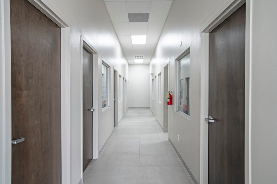 More Photos Of 10500 S Cage Blvd, Pharr Service Station For Sale