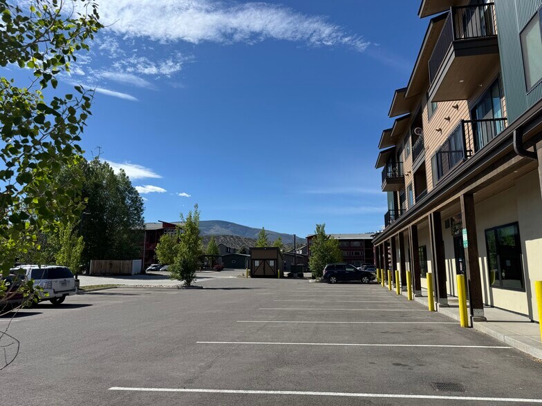 More Photos Of 700 Red Table dr, Gypsum Apartments For Sale