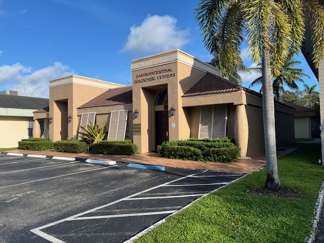 Primary Photo Of 2245 N University Dr, Pembroke Pines Medical For Sale