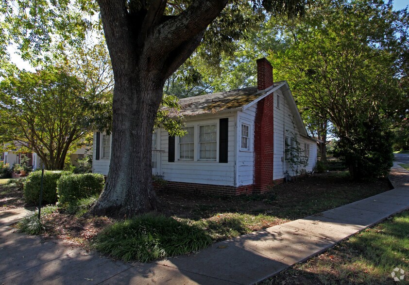 Primary Photo Of 5204 Wilkinson blvd, Cramerton Office Residential For Lease