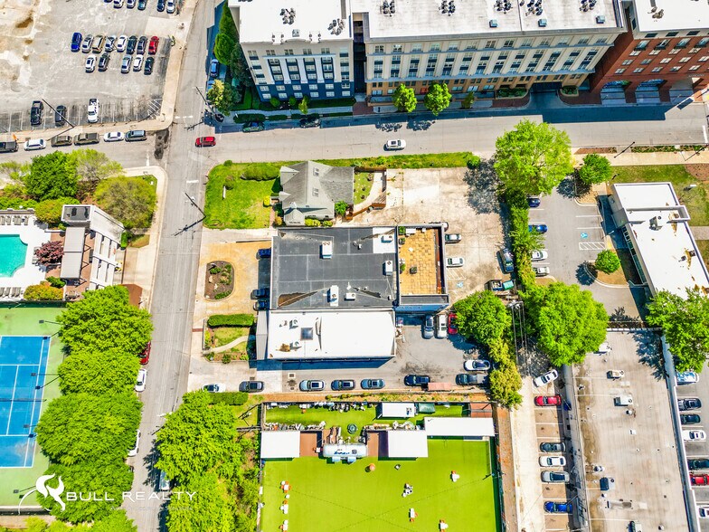 More Photos Of 333 Buckhead Ave NE, Atlanta Freestanding For Lease
