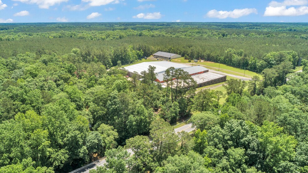 More Photos Of 121 Trotter Industrial Ln, Saluda Warehouse For Lease