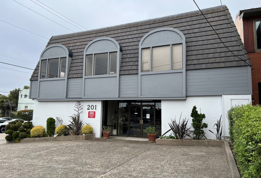 Primary Photo Of 201 Hoffman Ave, Monterey Office For Sale