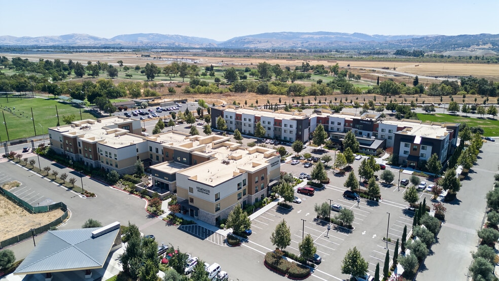 More Photos Of 4705-4729 Livermore Outlets Dr, Livermore Unknown For Lease