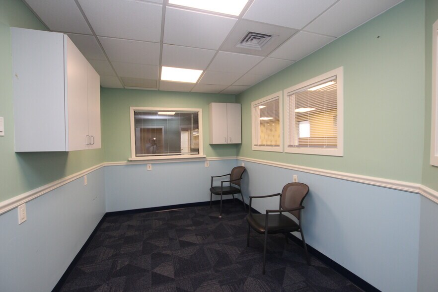 More Photos Of 60 Westwood Ave, Waterbury Office For Sale