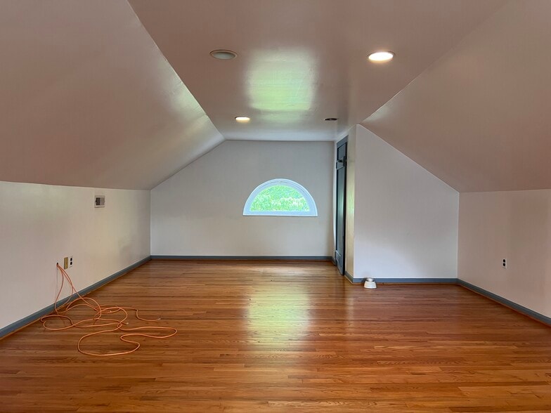 More Photos Of 601 E Lancaster Ave, Downingtown Office For Sale