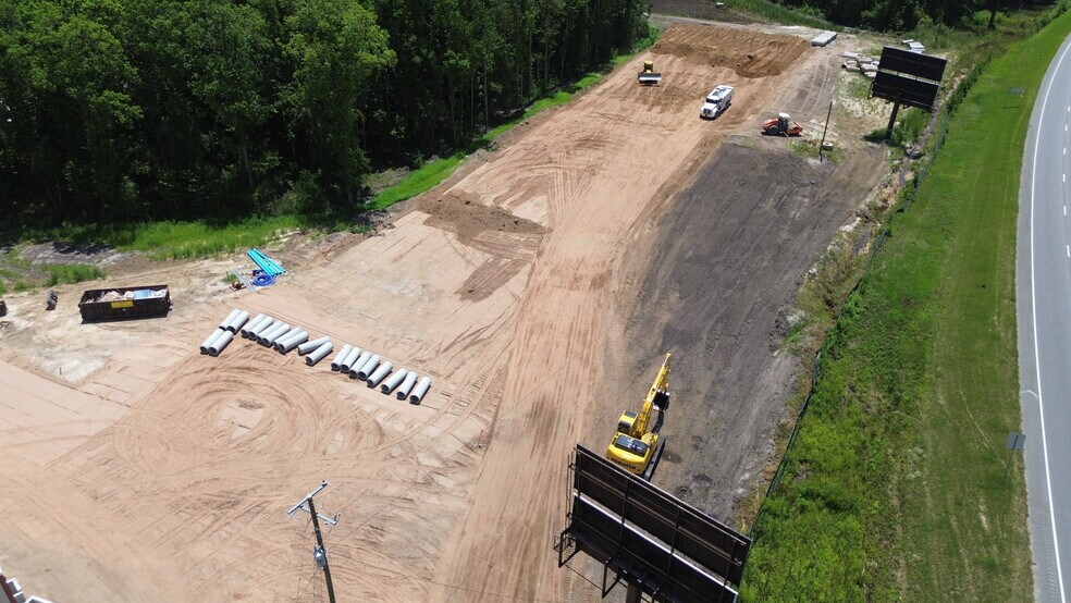 More Photos Of 205 – 215 Commercial Dr., Rincon Service For Lease