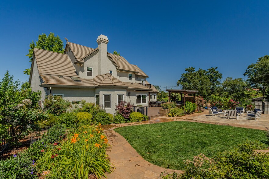 More Photos Of 10786 Shenandoah Rd, Plymouth Winery Vineyard For Sale