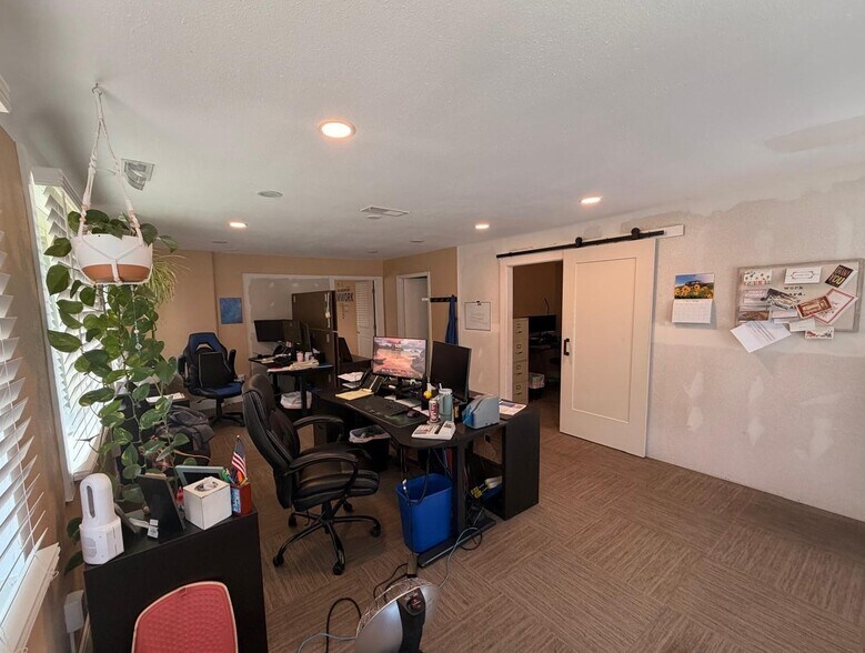 More Photos Of 3180-3190 NE 3rd Ave, Camas Office For Lease