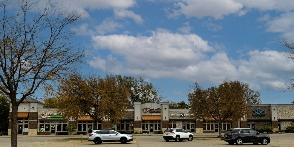 More Photos Of 710 Pacha Pky, North Liberty Storefront For Lease