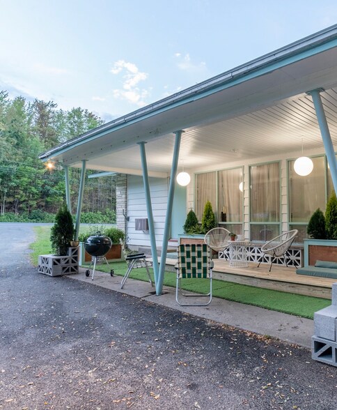 More Photos Of 94 Route 7, New Ashford Hotel For Sale