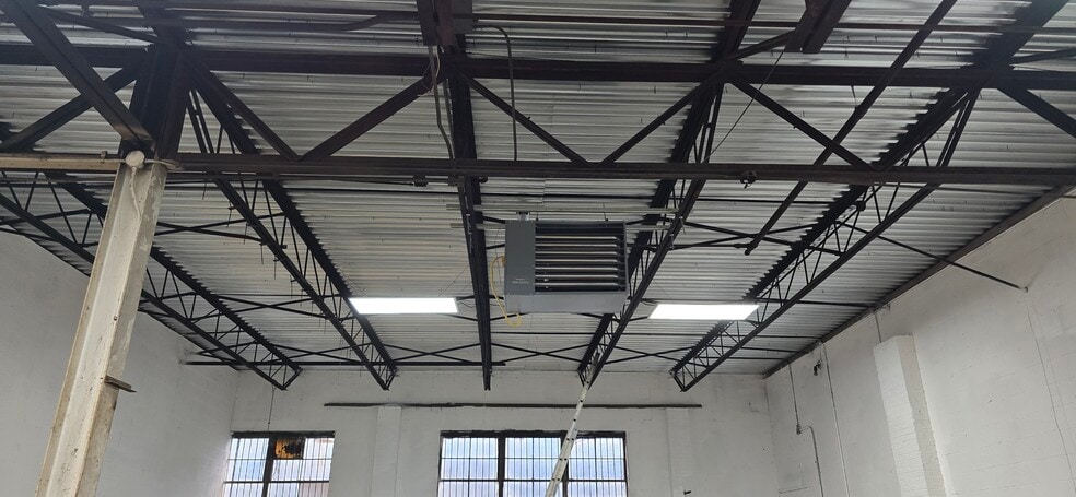 More Photos Of 1407 Redeker Rd, Des Plaines Industrial For Sale