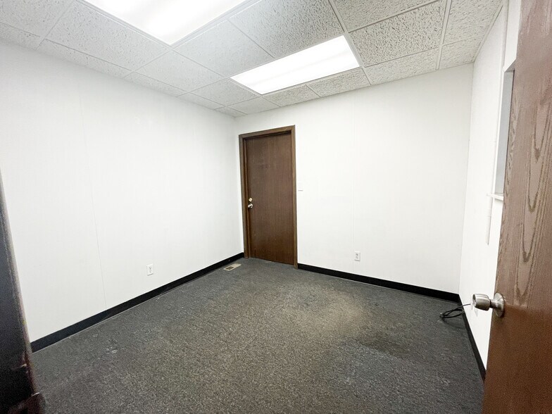 More Photos Of 5265 W Pierson Rd, Flushing Medical For Sale