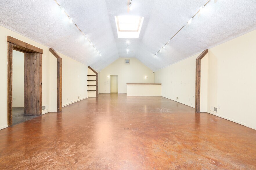 More Photos Of 132-134 Matheson St, Healdsburg Storefront For Sale