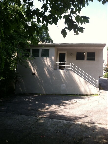 More Photos Of 4 Beck St NW, Atlanta Storefront Retail Office For Sale