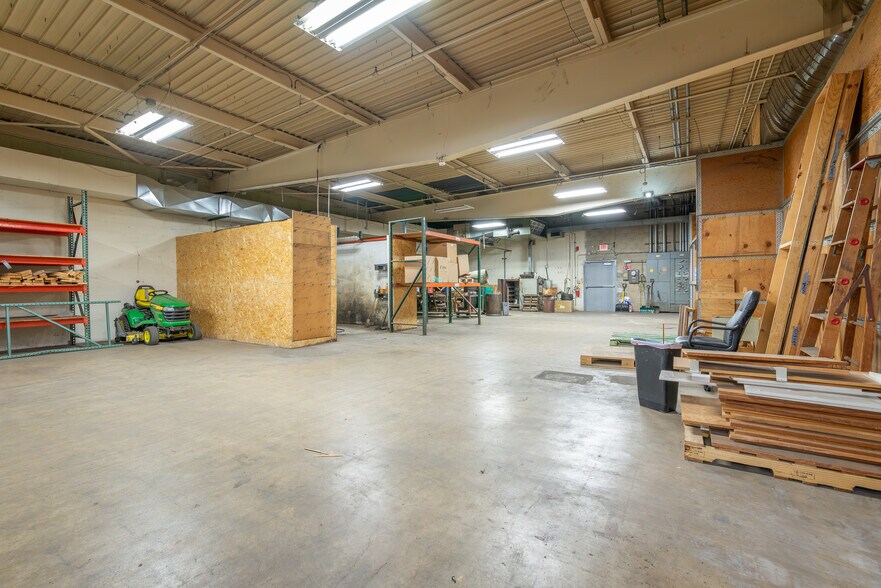 More Photos Of 1650 S Galena Ave, Freeport Industrial For Sale